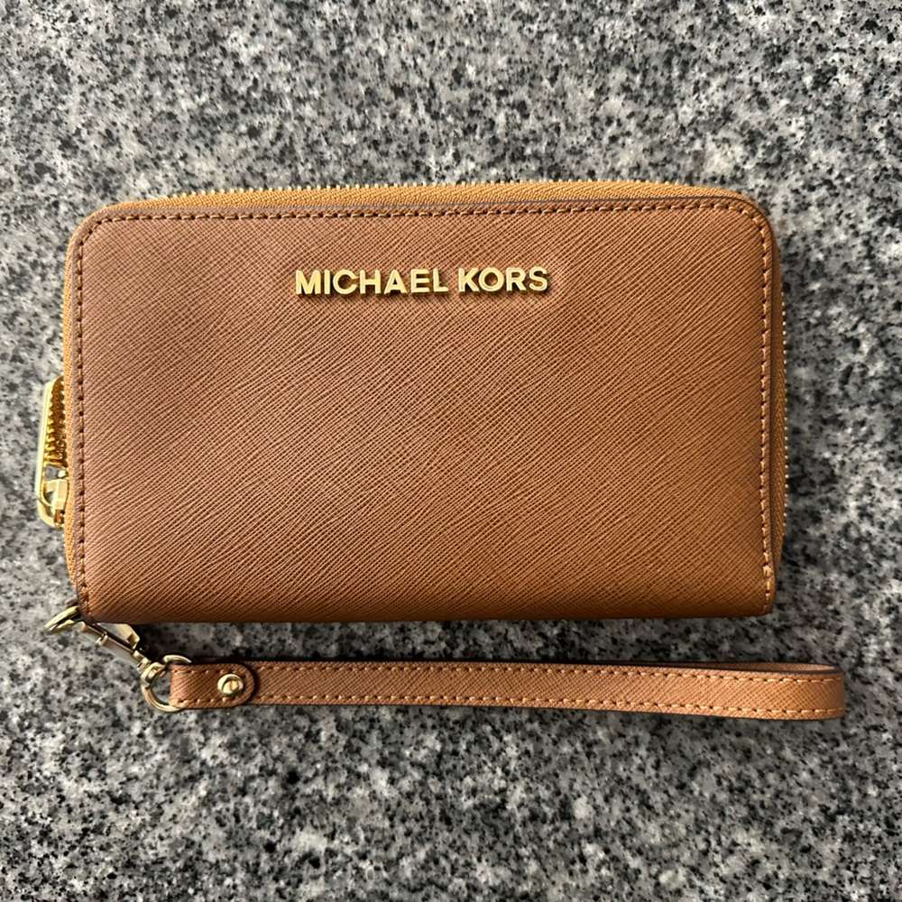 Michael Kors Jet Set Wristlet in Brown